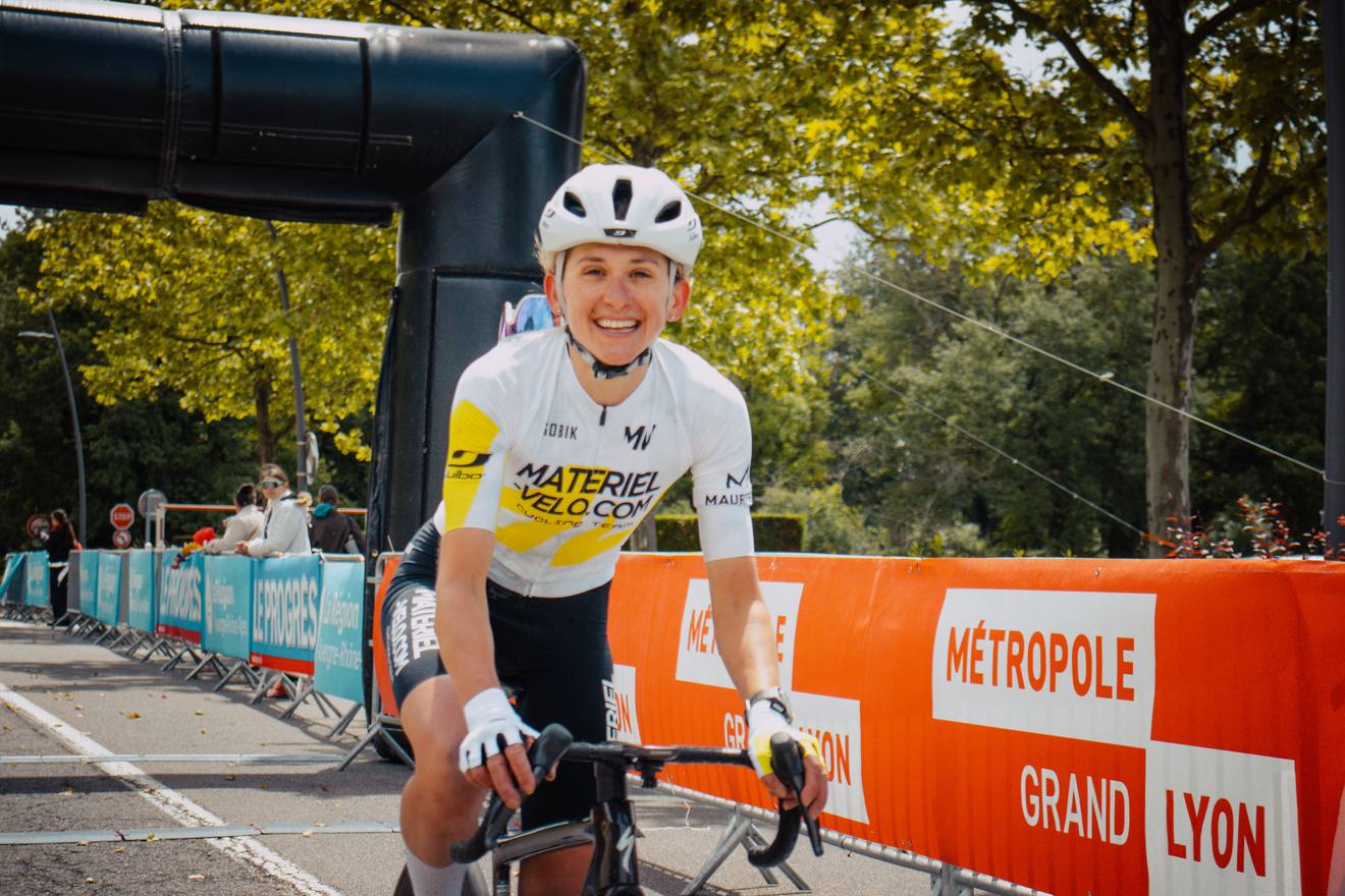 Victoria Stansfield at the finish of Les 3 Cols